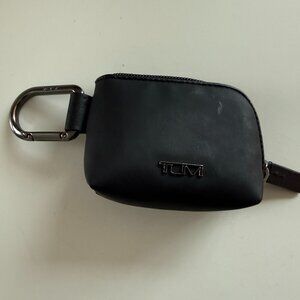 TUMI Black Leather Mini Pouch with Gunmetal Carabiner Clip — AirPods / Key Case